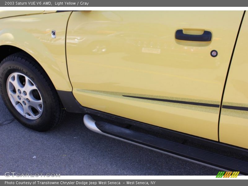 Light Yellow / Gray 2003 Saturn VUE V6 AWD