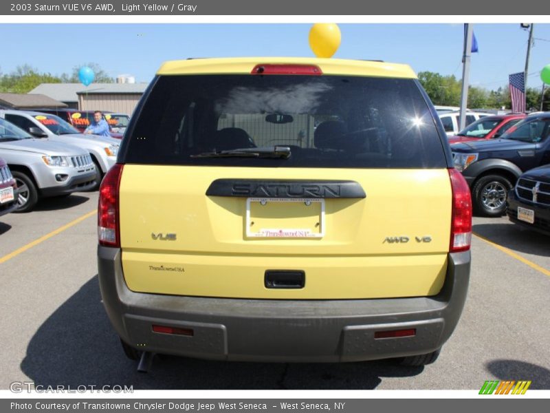 Light Yellow / Gray 2003 Saturn VUE V6 AWD