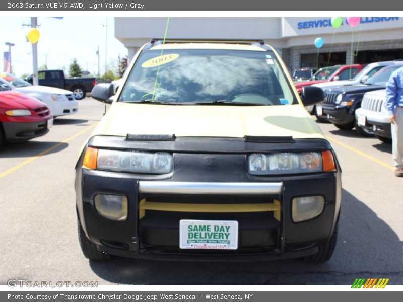 Light Yellow / Gray 2003 Saturn VUE V6 AWD