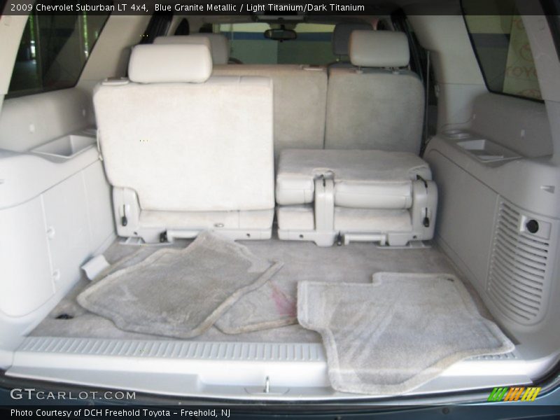 Blue Granite Metallic / Light Titanium/Dark Titanium 2009 Chevrolet Suburban LT 4x4
