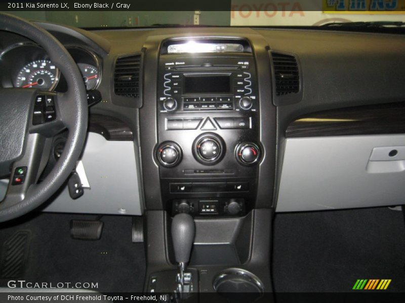 Ebony Black / Gray 2011 Kia Sorento LX