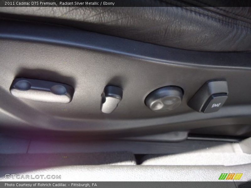 Radiant Silver Metallic / Ebony 2011 Cadillac DTS Premium