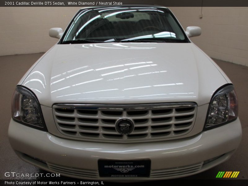 White Diamond / Neutral Shale 2001 Cadillac DeVille DTS Sedan