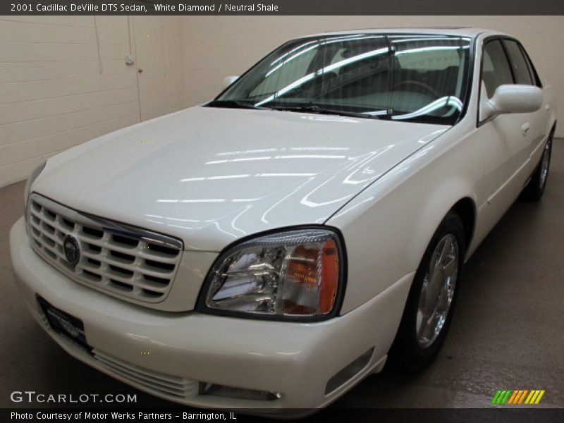 White Diamond / Neutral Shale 2001 Cadillac DeVille DTS Sedan