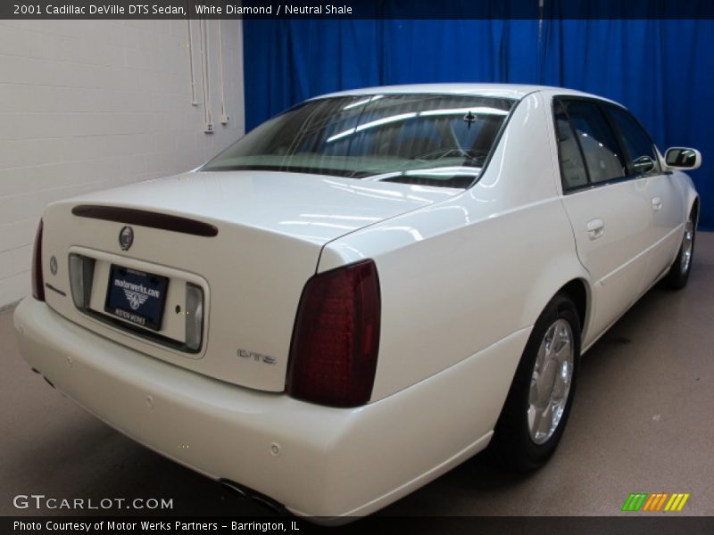 White Diamond / Neutral Shale 2001 Cadillac DeVille DTS Sedan