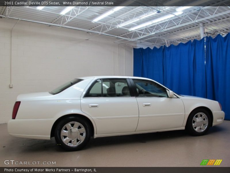 White Diamond / Neutral Shale 2001 Cadillac DeVille DTS Sedan