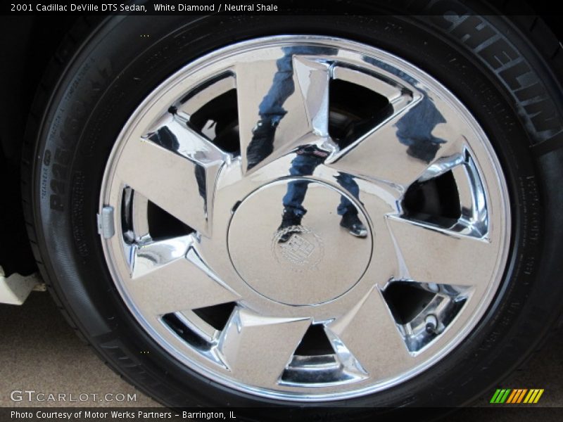 White Diamond / Neutral Shale 2001 Cadillac DeVille DTS Sedan