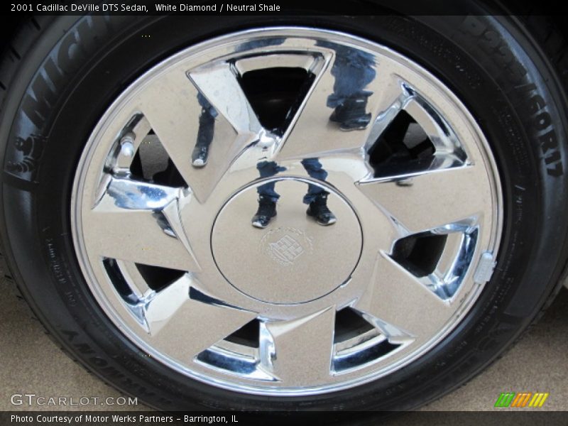 White Diamond / Neutral Shale 2001 Cadillac DeVille DTS Sedan