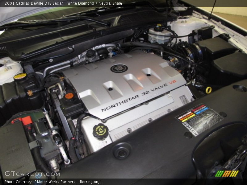 White Diamond / Neutral Shale 2001 Cadillac DeVille DTS Sedan