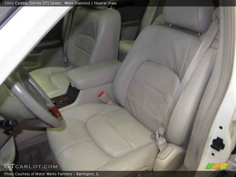 White Diamond / Neutral Shale 2001 Cadillac DeVille DTS Sedan