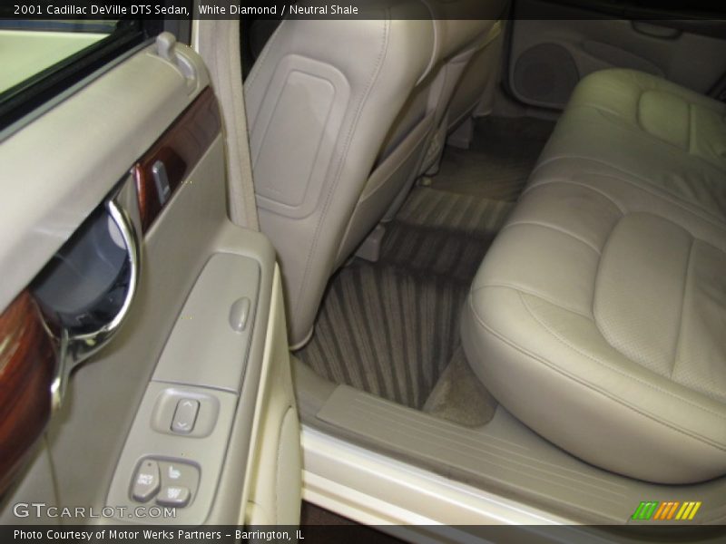 White Diamond / Neutral Shale 2001 Cadillac DeVille DTS Sedan