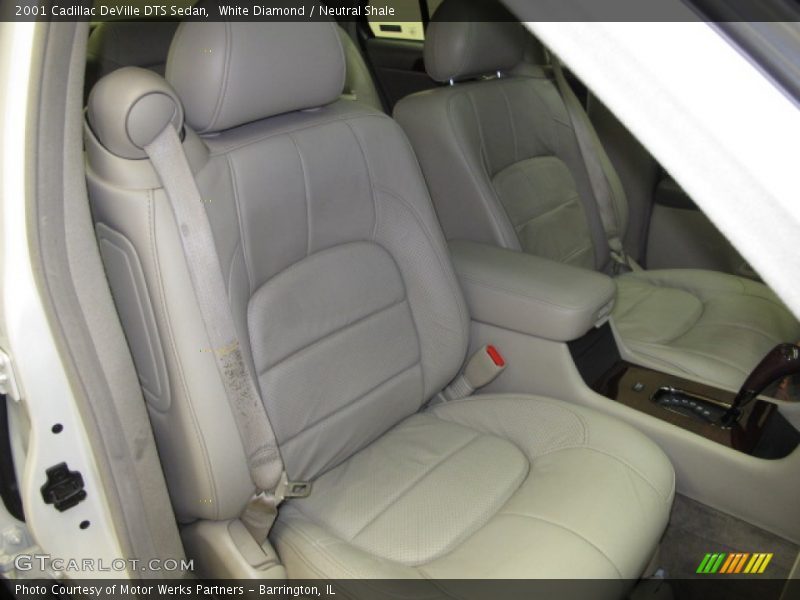 White Diamond / Neutral Shale 2001 Cadillac DeVille DTS Sedan