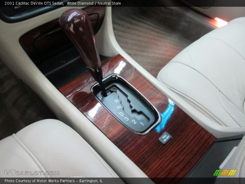 White Diamond / Neutral Shale 2001 Cadillac DeVille DTS Sedan