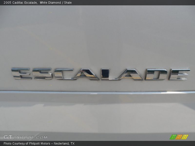  2005 Escalade  Logo