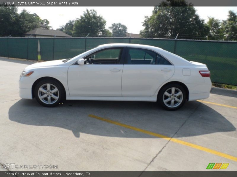 Super White / Ash 2009 Toyota Camry SE