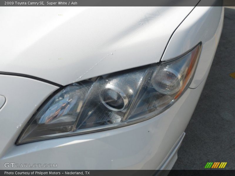 Super White / Ash 2009 Toyota Camry SE