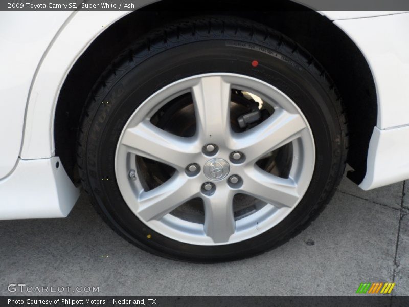 Super White / Ash 2009 Toyota Camry SE