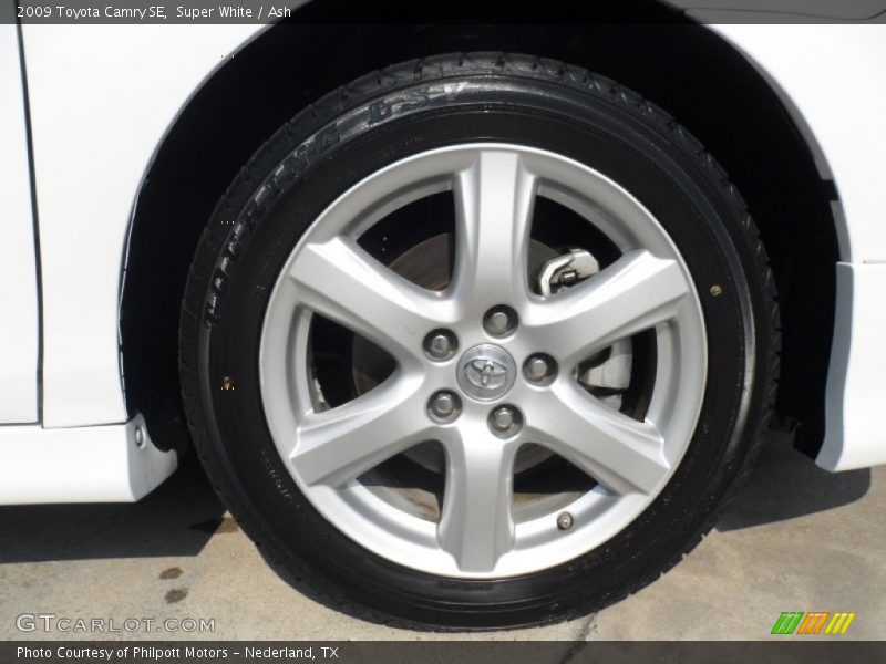 Super White / Ash 2009 Toyota Camry SE
