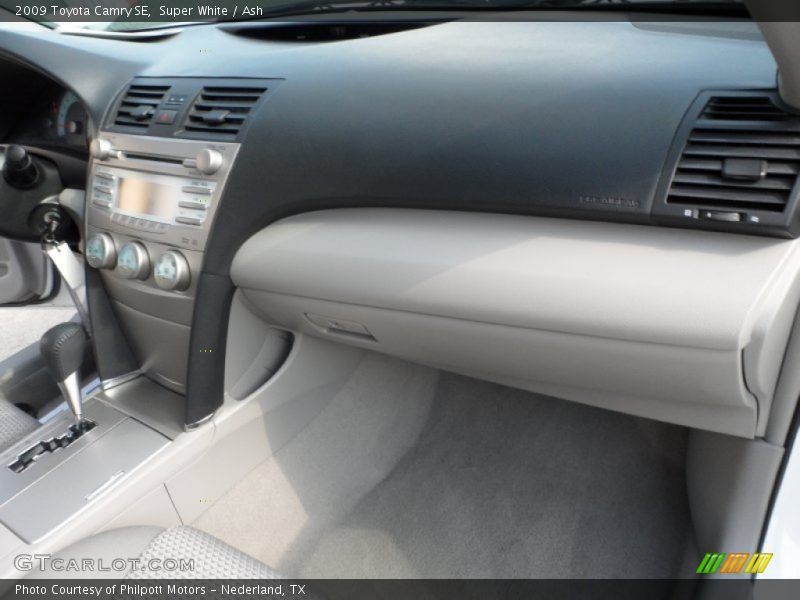 Super White / Ash 2009 Toyota Camry SE