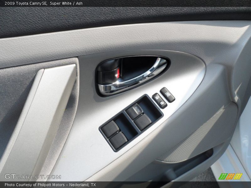 Super White / Ash 2009 Toyota Camry SE