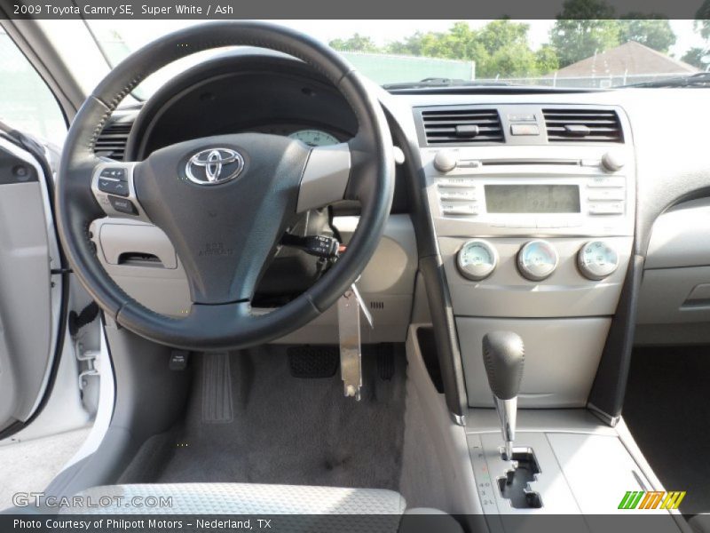 Super White / Ash 2009 Toyota Camry SE