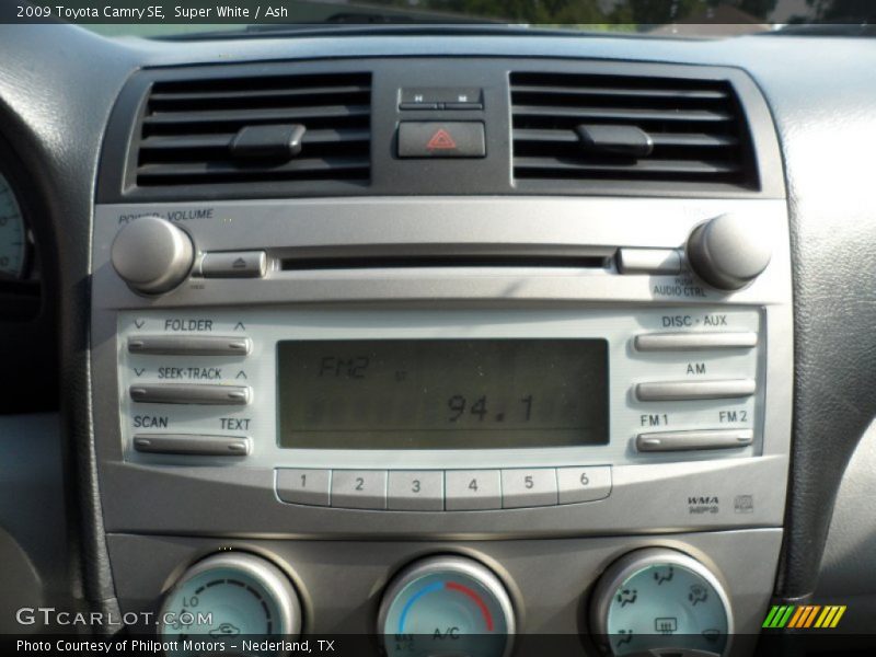 Super White / Ash 2009 Toyota Camry SE