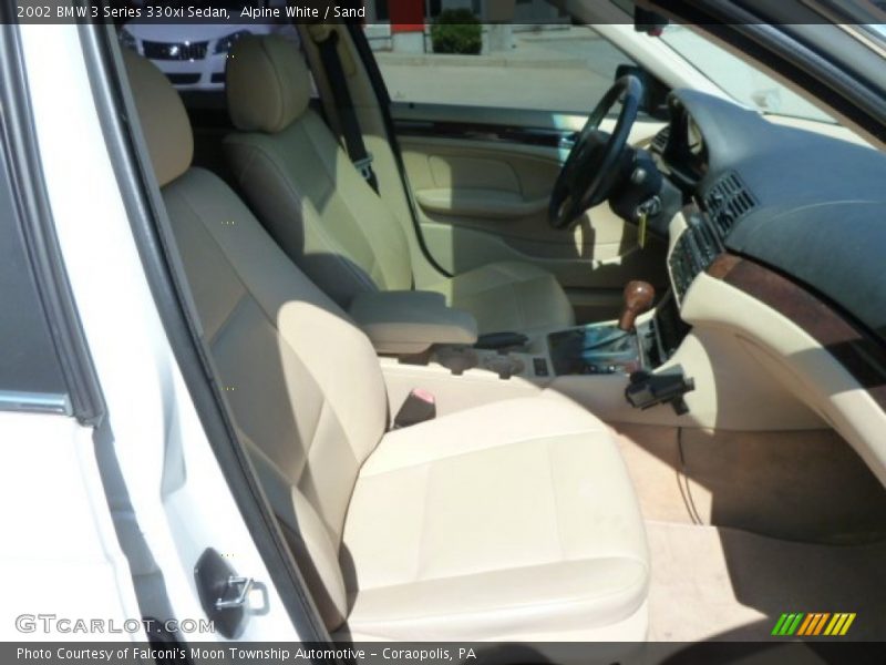 Alpine White / Sand 2002 BMW 3 Series 330xi Sedan