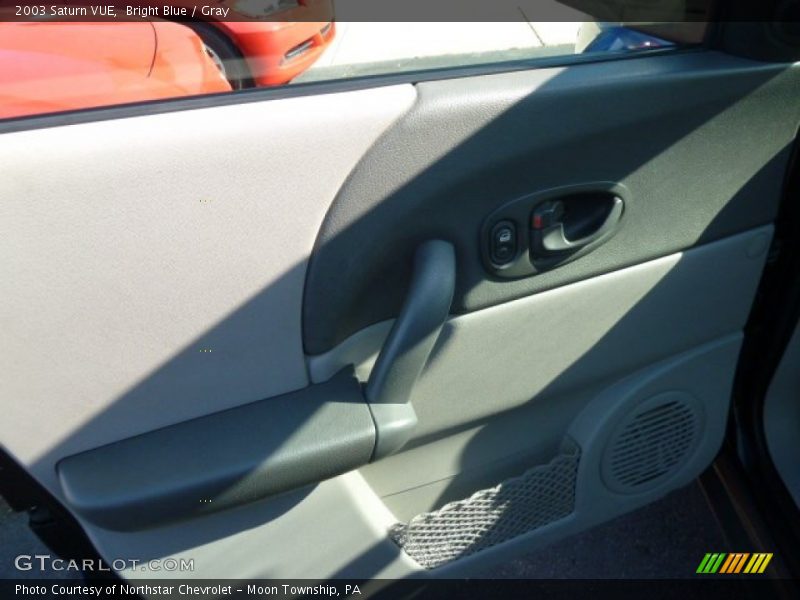 Bright Blue / Gray 2003 Saturn VUE