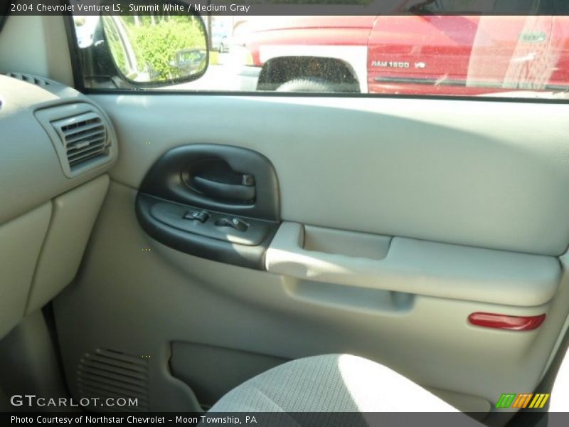 Summit White / Medium Gray 2004 Chevrolet Venture LS