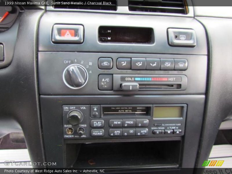 Sunlit Sand Metallic / Charcoal Black 1999 Nissan Maxima GXE