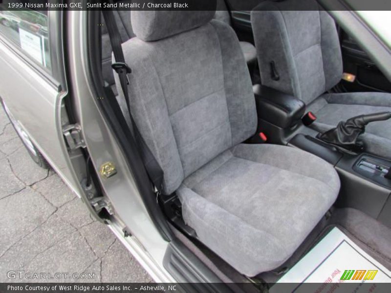 Sunlit Sand Metallic / Charcoal Black 1999 Nissan Maxima GXE