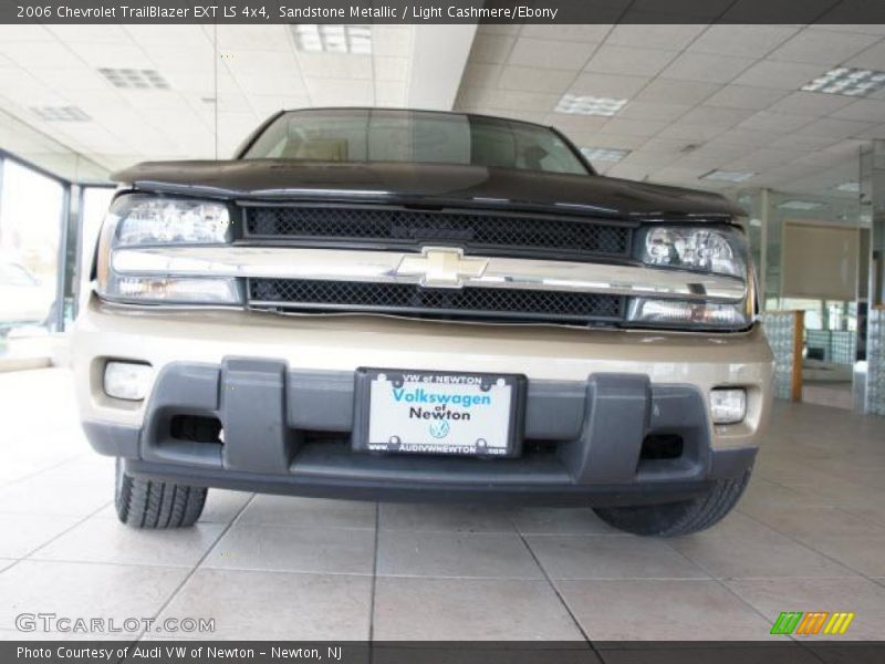 Sandstone Metallic / Light Cashmere/Ebony 2006 Chevrolet TrailBlazer EXT LS 4x4