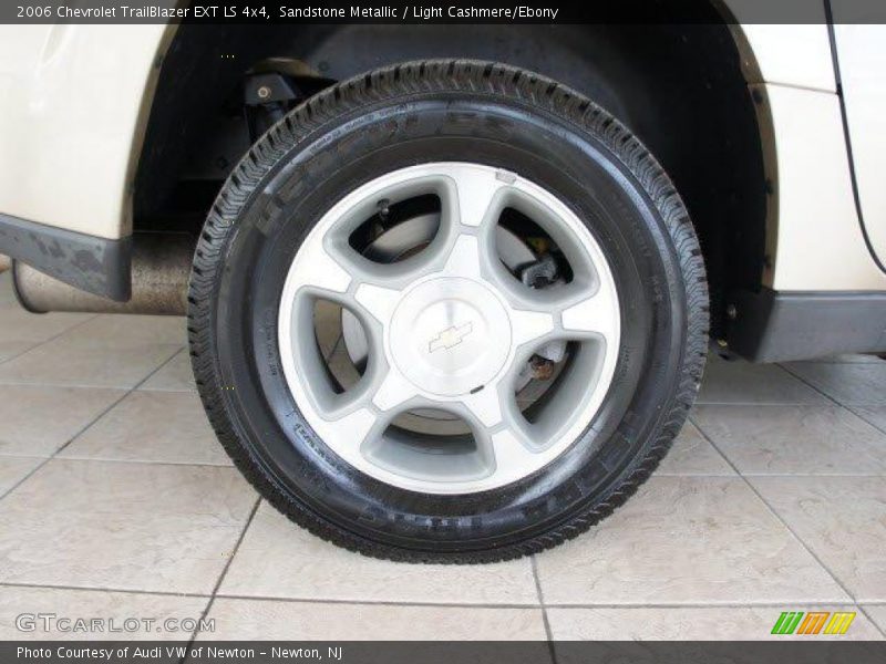 Sandstone Metallic / Light Cashmere/Ebony 2006 Chevrolet TrailBlazer EXT LS 4x4