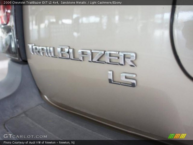 Sandstone Metallic / Light Cashmere/Ebony 2006 Chevrolet TrailBlazer EXT LS 4x4