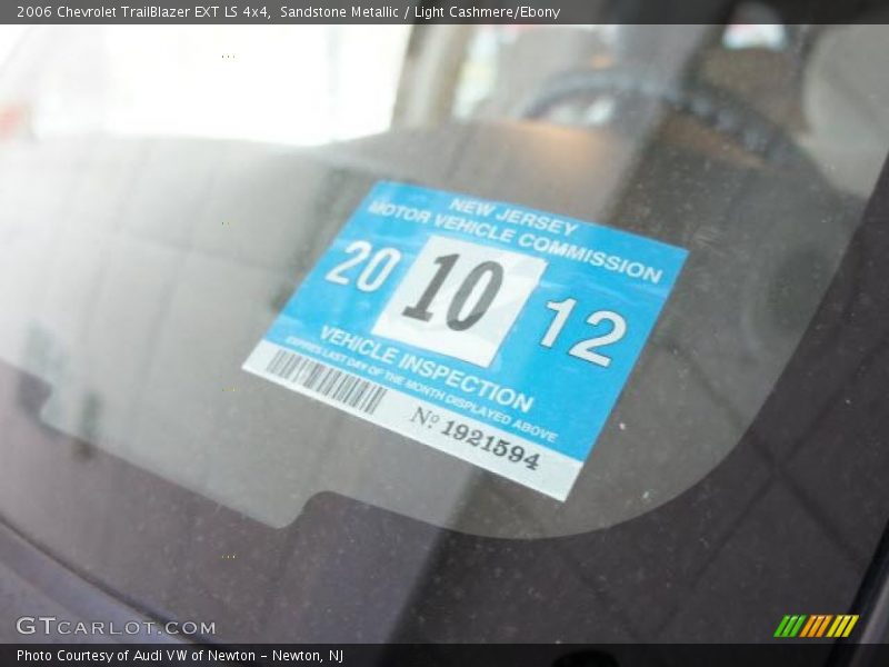 Sandstone Metallic / Light Cashmere/Ebony 2006 Chevrolet TrailBlazer EXT LS 4x4