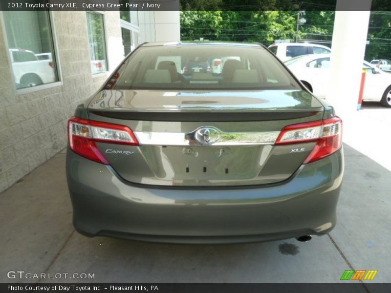 Cypress Green Pearl / Ivory 2012 Toyota Camry XLE