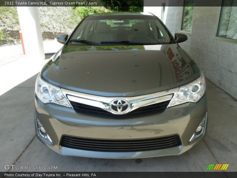 Cypress Green Pearl / Ivory 2012 Toyota Camry XLE