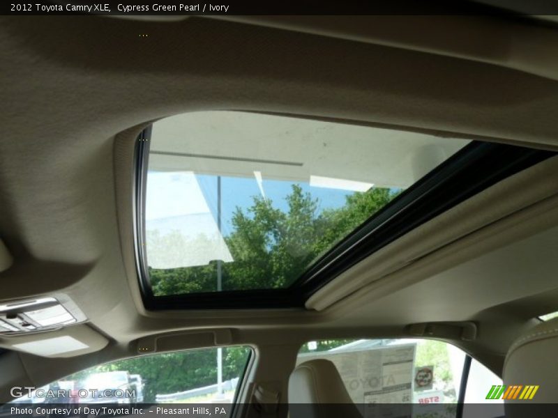 Cypress Green Pearl / Ivory 2012 Toyota Camry XLE