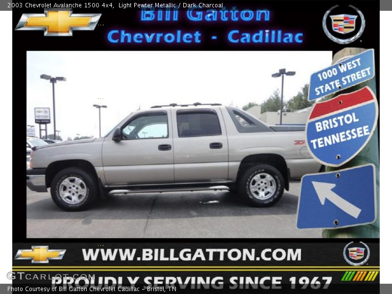 Light Pewter Metallic / Dark Charcoal 2003 Chevrolet Avalanche 1500 4x4