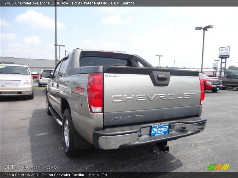 Light Pewter Metallic / Dark Charcoal 2003 Chevrolet Avalanche 1500 4x4
