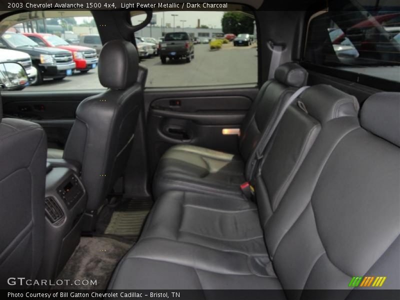 Light Pewter Metallic / Dark Charcoal 2003 Chevrolet Avalanche 1500 4x4