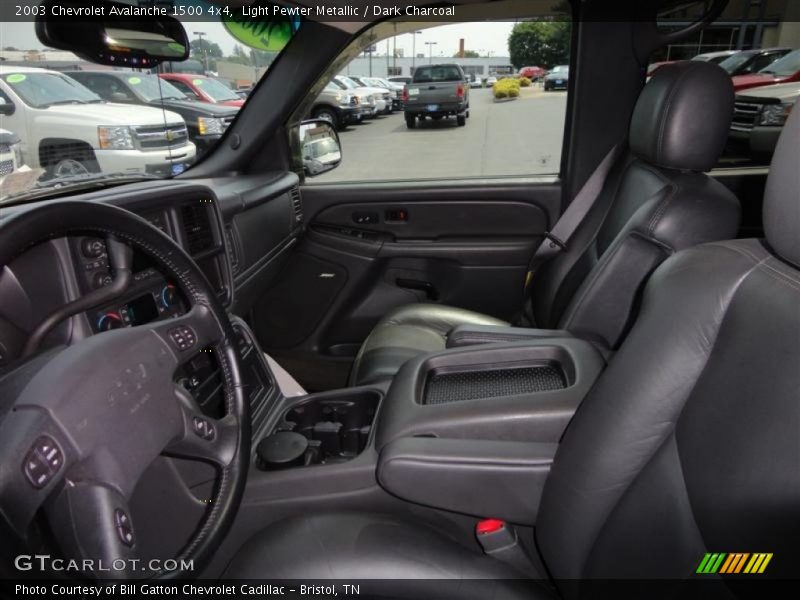 Light Pewter Metallic / Dark Charcoal 2003 Chevrolet Avalanche 1500 4x4
