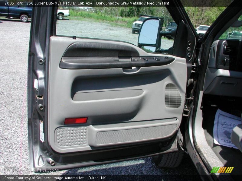 Dark Shadow Grey Metallic / Medium Flint 2005 Ford F350 Super Duty XLT Regular Cab 4x4