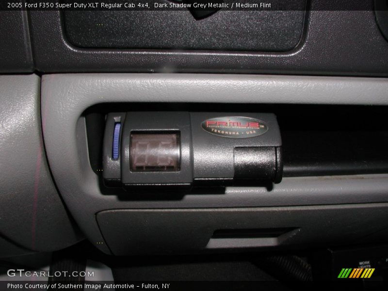 Dark Shadow Grey Metallic / Medium Flint 2005 Ford F350 Super Duty XLT Regular Cab 4x4