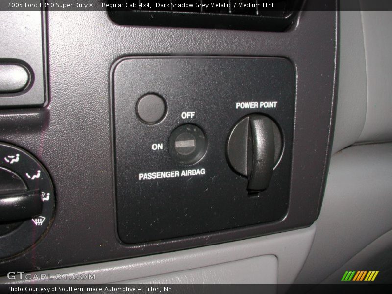 Dark Shadow Grey Metallic / Medium Flint 2005 Ford F350 Super Duty XLT Regular Cab 4x4