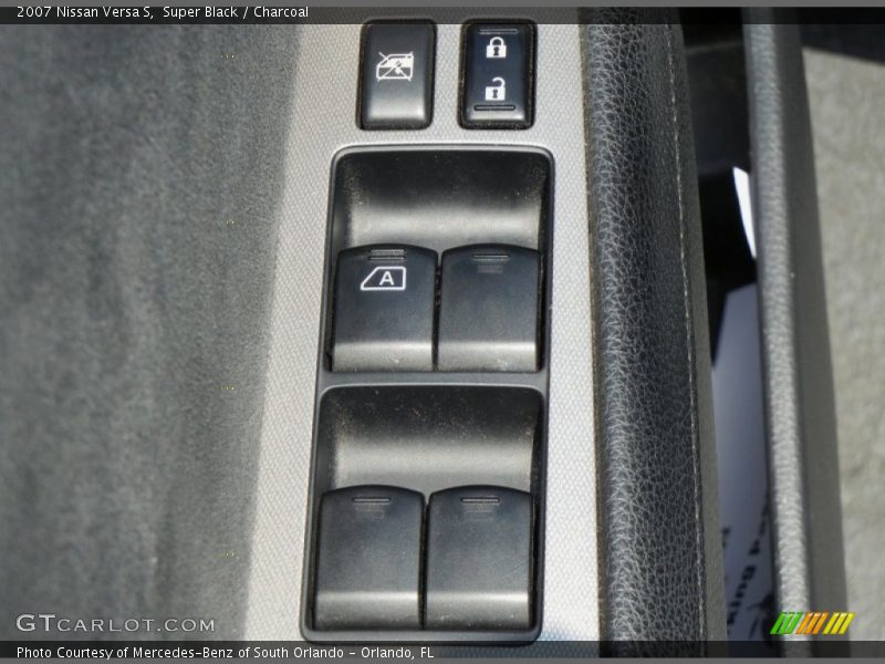 Super Black / Charcoal 2007 Nissan Versa S