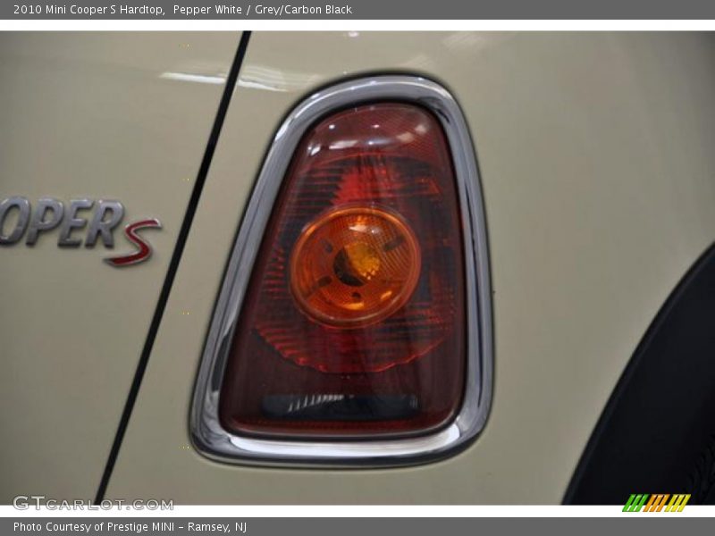 Pepper White / Grey/Carbon Black 2010 Mini Cooper S Hardtop