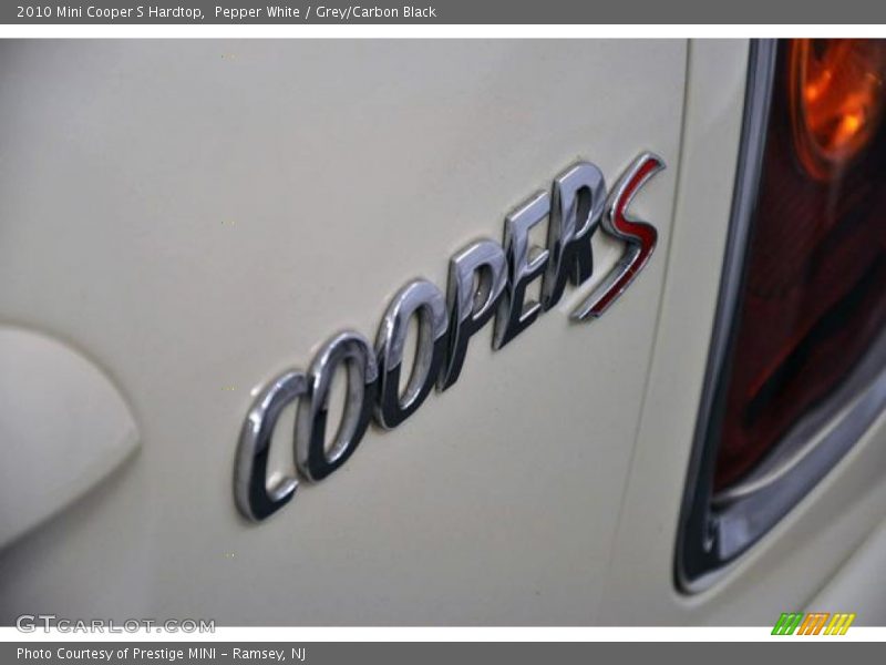 Pepper White / Grey/Carbon Black 2010 Mini Cooper S Hardtop