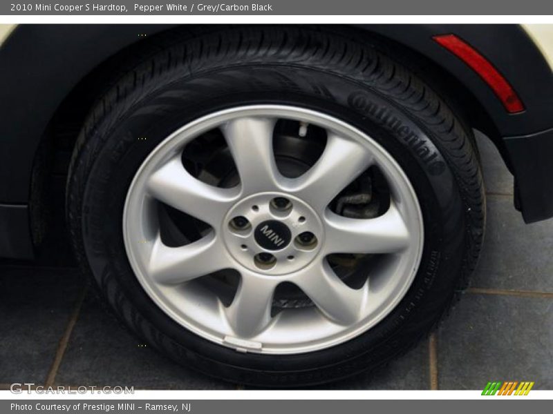 Pepper White / Grey/Carbon Black 2010 Mini Cooper S Hardtop