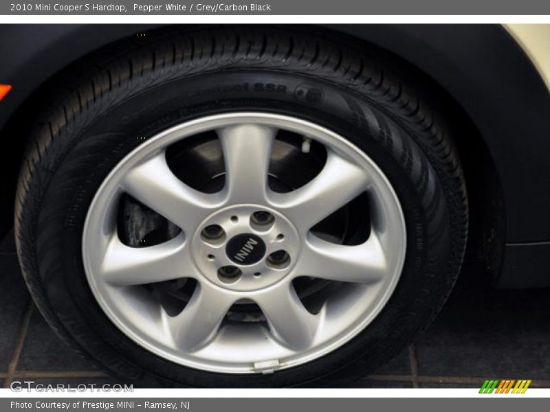Pepper White / Grey/Carbon Black 2010 Mini Cooper S Hardtop